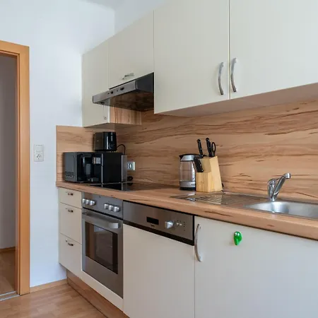 Farawayhomes Leoben #a10 *